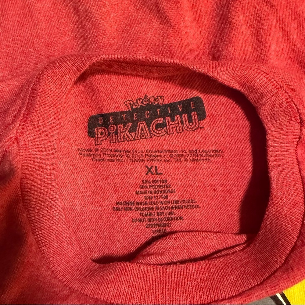 Like New Pokémon “Detective Pikachu On The Case" Graphic T-shirt - Picture 3 of 3